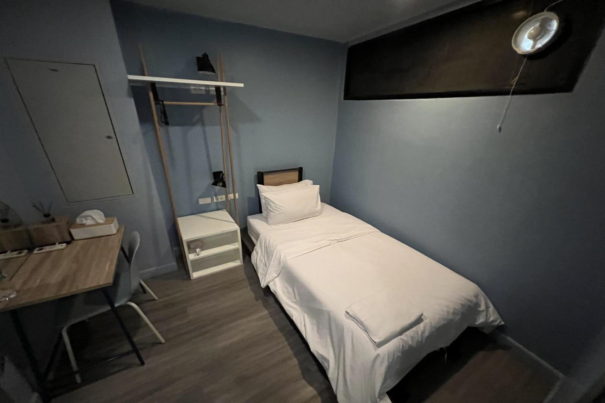 Simply Sleep Hostel Бангкок Экстерьер фото