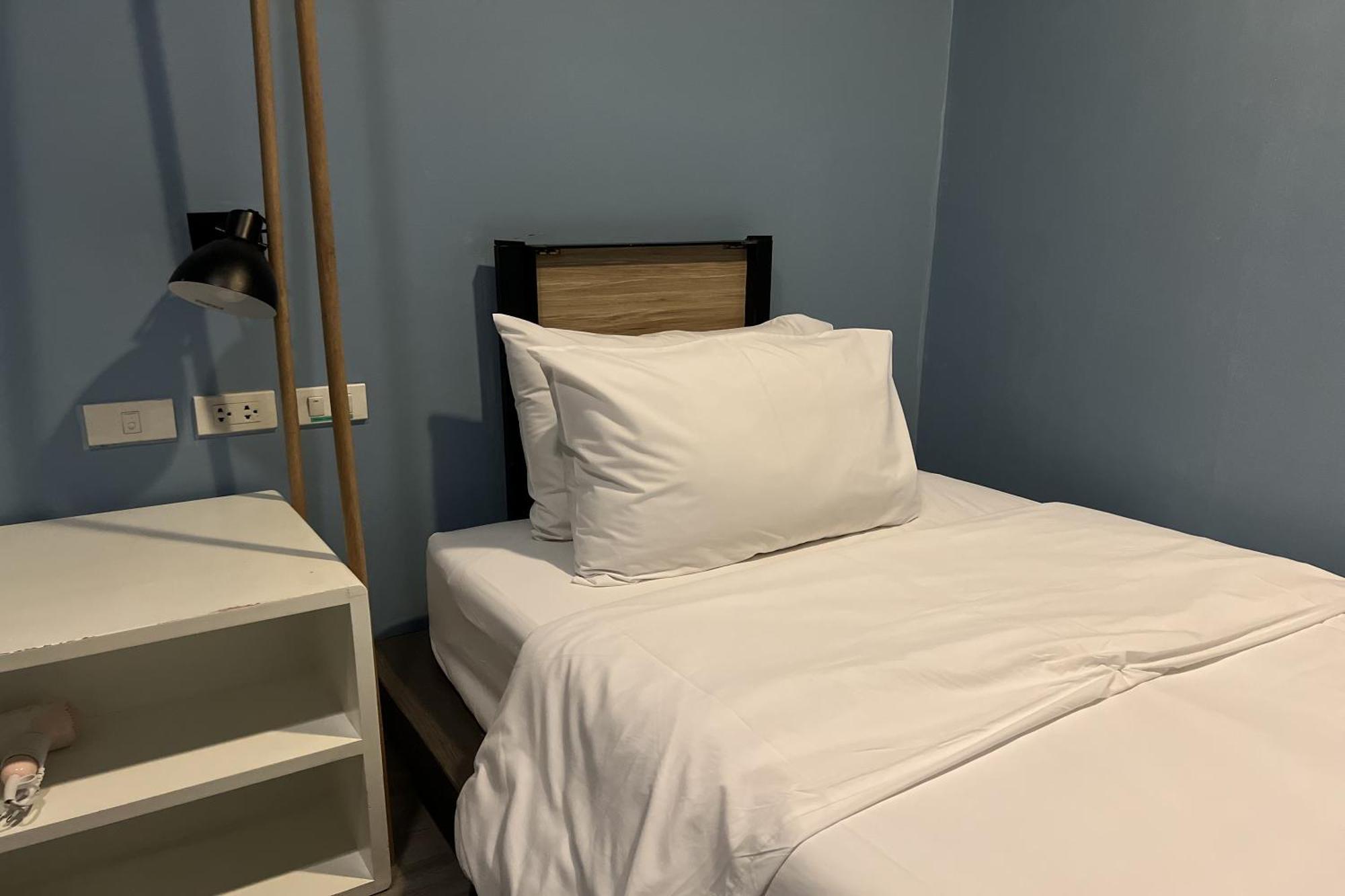 Simply Sleep Hostel Бангкок Экстерьер фото