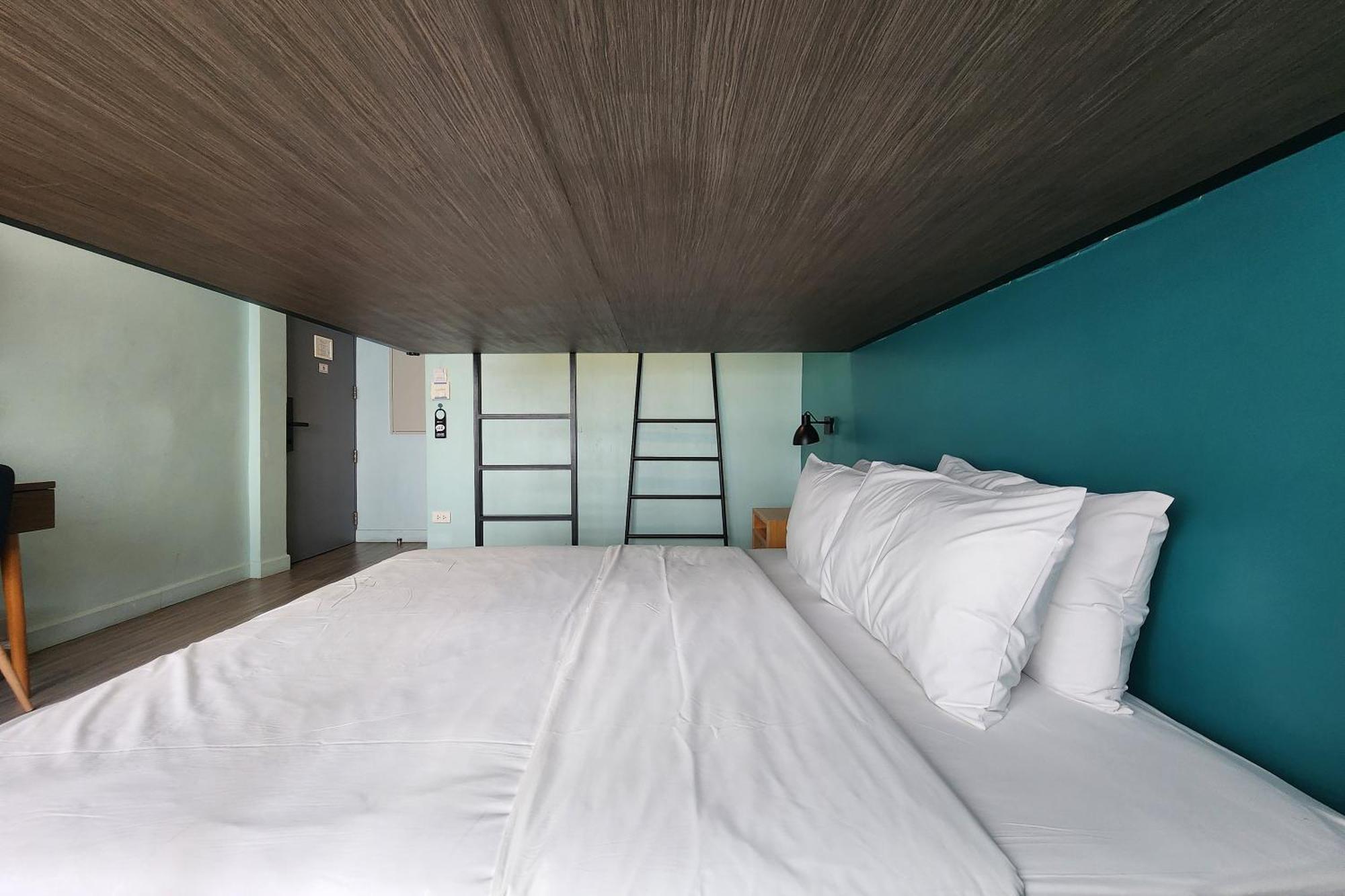Simply Sleep Hostel Бангкок Экстерьер фото